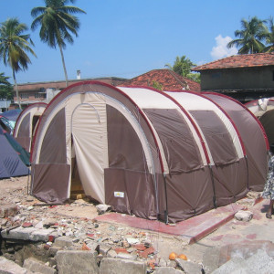 TUNNEL TENT